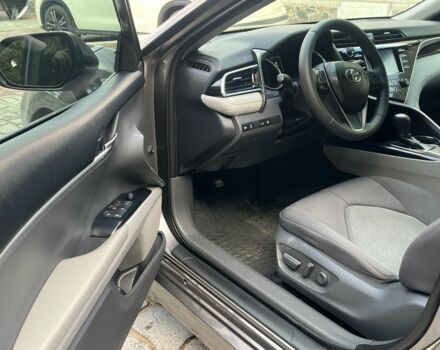 Сірий Тойота Камрі, об'ємом двигуна 2.5 л та пробігом 81 тис. км за 18999 $, фото 9 на Automoto.ua