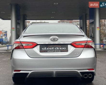 Серый Тойота Камри, объемом двигателя 2.49 л и пробегом 105 тыс. км за 17899 $, фото 3 на Automoto.ua
