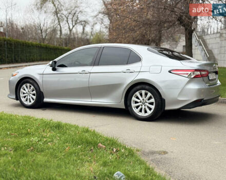 Серый Тойота Камри, объемом двигателя 2.49 л и пробегом 83 тыс. км за 18950 $, фото 2 на Automoto.ua