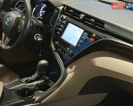 Сірий Тойота Камрі, об'ємом двигуна 2.5 л та пробігом 62 тис. км за 17990 $, фото 20 на Automoto.ua