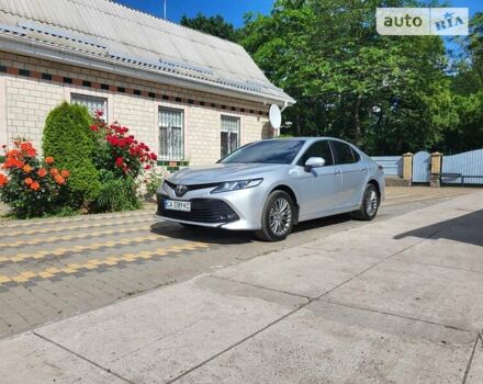 Серый Тойота Камри, объемом двигателя 2.49 л и пробегом 80 тыс. км за 22800 $, фото 2 на Automoto.ua