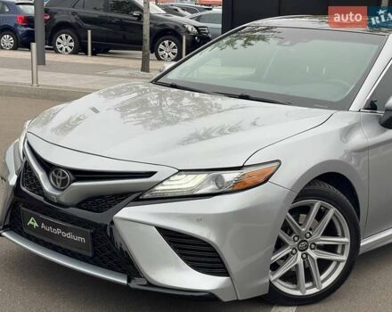 Тойота Камри 2018 в Киеве на Automoto.ua Серый Тойота Камри, объемом двигателя 3.46 л и пробегом 146 тыс. км за 23500 $, фото 3 на Automoto.ua