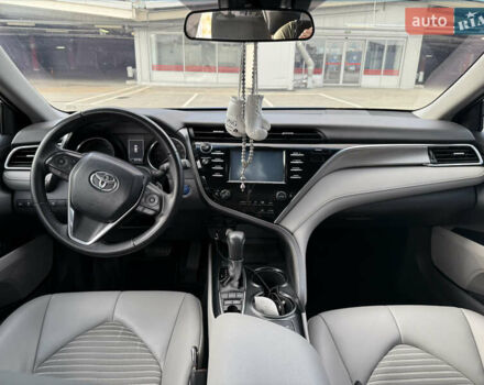 Тойота Камри 2018 в Киеве на Automoto.ua Серый Тойота Камри, объемом двигателя 2.49 л и пробегом 93 тыс. км за 25500 $, фото 16 на Automoto.ua