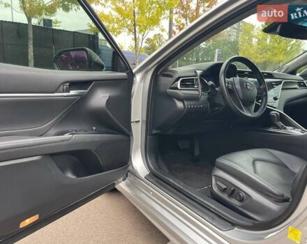 Тойота Камри 2018 в Киеве на Automoto.ua Серый Тойота Камри, объемом двигателя 3.46 л и пробегом 146 тыс. км за 23500 $, фото 15 на Automoto.ua