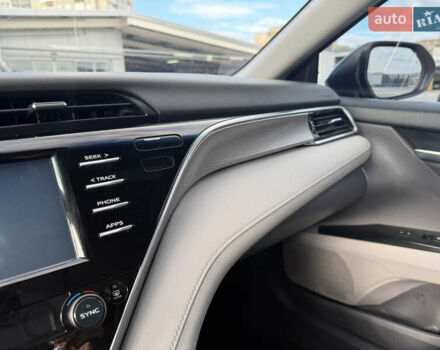 Тойота Камри 2018 в Киеве на Automoto.ua Серый Тойота Камри, объемом двигателя 2.49 л и пробегом 93 тыс. км за 25500 $, фото 18 на Automoto.ua