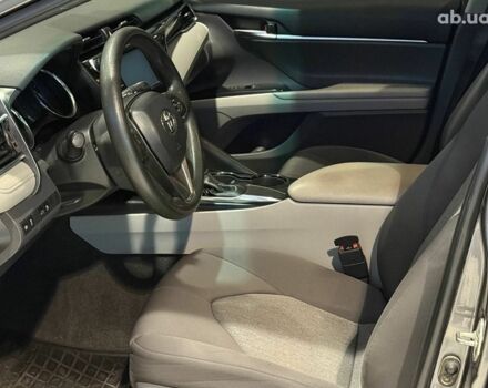 Сірий Тойота Камрі, об'ємом двигуна 2.5 л та пробігом 62 тис. км за 17990 $, фото 8 на Automoto.ua