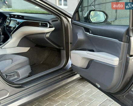 Серый Тойота Камри, объемом двигателя 2.5 л и пробегом 80 тыс. км за 17700 $, фото 24 на Automoto.ua