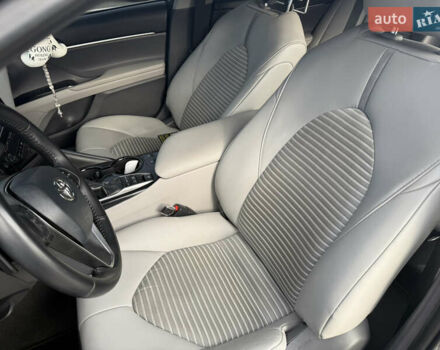 Тойота Камри 2018 в Киеве на Automoto.ua Серый Тойота Камри, объемом двигателя 2.49 л и пробегом 93 тыс. км за 25500 $, фото 19 на Automoto.ua