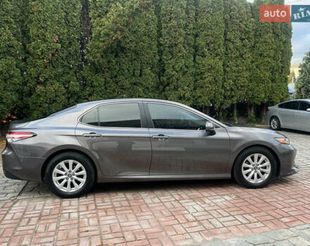 Тойота Камри 2018 в Белой Церкве на Automoto.ua Серый Тойота Камри, объемом двигателя 2.49 л и пробегом 81 тыс. км за 19000 $, фото 2 на Automoto.ua