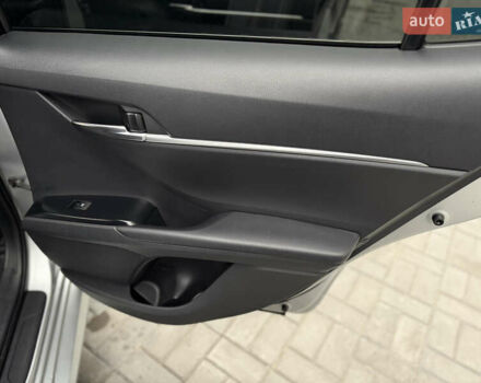 Серый Тойота Камри, объемом двигателя 2.49 л и пробегом 183 тыс. км за 17700 $, фото 22 на Automoto.ua