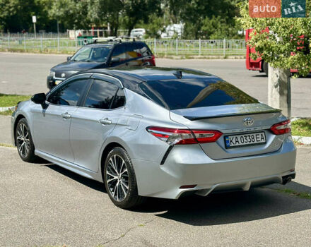 Сірий Тойота Камрі, об'ємом двигуна 2.49 л та пробігом 130 тис. км за 21000 $, фото 4 на Automoto.ua