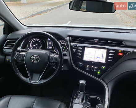 Серый Тойота Камри, объемом двигателя 2.49 л и пробегом 100 тыс. км за 20000 $, фото 12 на Automoto.ua