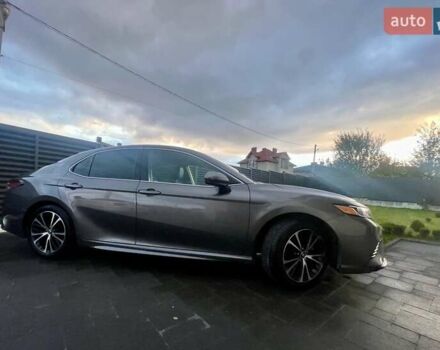 Серый Тойота Камри, объемом двигателя 2.49 л и пробегом 97 тыс. км за 22399 $, фото 3 на Automoto.ua