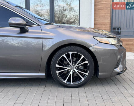 Сірий Тойота Камрі, об'ємом двигуна 2.49 л та пробігом 137 тис. км за 18700 $, фото 29 на Automoto.ua