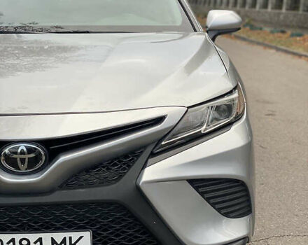 Серый Тойота Камри, объемом двигателя 2.49 л и пробегом 100 тыс. км за 20000 $, фото 1 на Automoto.ua