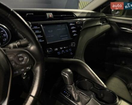 Сірий Тойота Камрі, об'ємом двигуна 2.49 л та пробігом 58 тис. км за 18800 $, фото 17 на Automoto.ua