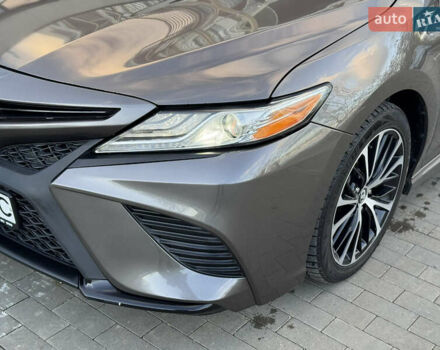 Сірий Тойота Камрі, об'ємом двигуна 2.49 л та пробігом 137 тис. км за 18700 $, фото 10 на Automoto.ua