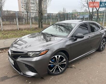 Серый Тойота Камри, объемом двигателя 2.49 л и пробегом 105 тыс. км за 24500 $, фото 1 на Automoto.ua