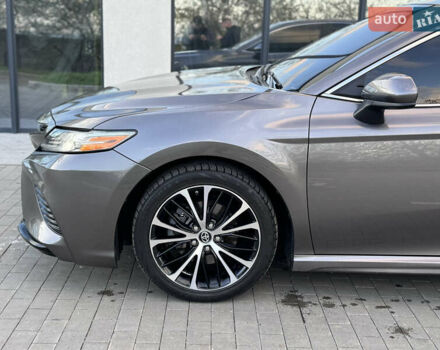 Сірий Тойота Камрі, об'ємом двигуна 2.49 л та пробігом 137 тис. км за 18700 $, фото 13 на Automoto.ua