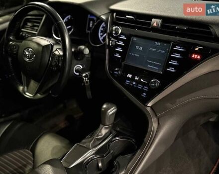 Сірий Тойота Камрі, об'ємом двигуна 2.49 л та пробігом 58 тис. км за 18800 $, фото 18 на Automoto.ua