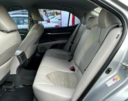 Сірий Тойота Камрі, об'ємом двигуна 2.5 л та пробігом 63 тис. км за 13000 $, фото 13 на Automoto.ua