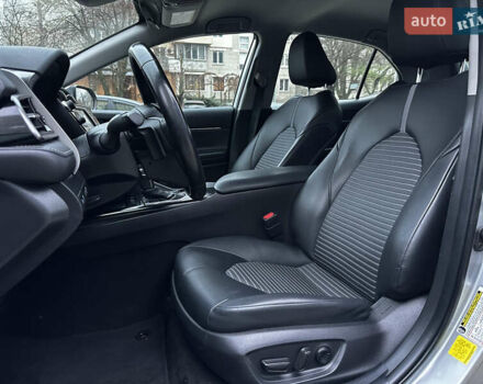 Серый Тойота Камри, объемом двигателя 2.49 л и пробегом 158 тыс. км за 25000 $, фото 11 на Automoto.ua