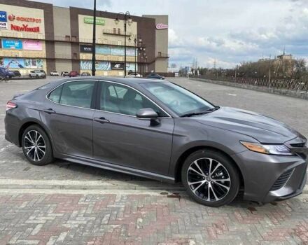 Тойота Камри 2020 в Киеве на Automoto.ua Серый Тойота Камри, объемом двигателя 2.5 л и пробегом 72 тыс. км за 17000 $, фото 3 на Automoto.ua