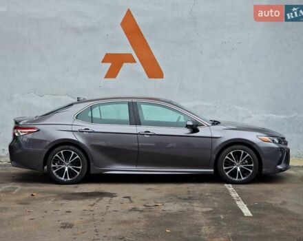 Тойота Камри 2020 в Одессе на Automoto.ua Серый Тойота Камри, объемом двигателя 2.49 л и пробегом 129 тыс. км за 27990 $, фото 18 на Automoto.ua