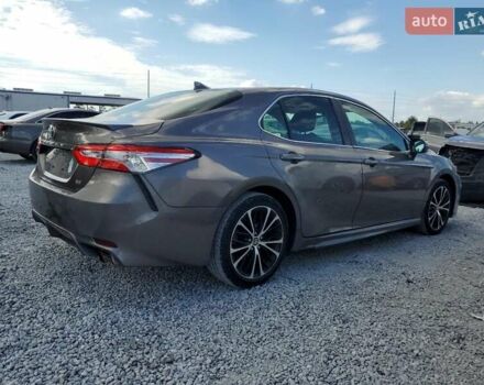 Серый Тойота Камри, объемом двигателя 2.49 л и пробегом 77 тыс. км за 6200 $, фото 2 на Automoto.ua