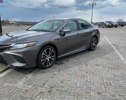 Тойота Камри 2020 в Киеве на Automoto.ua Серый Тойота Камри, объемом двигателя 2.5 л и пробегом 72 тыс. км за 17000 $, фото 2 на Automoto.ua