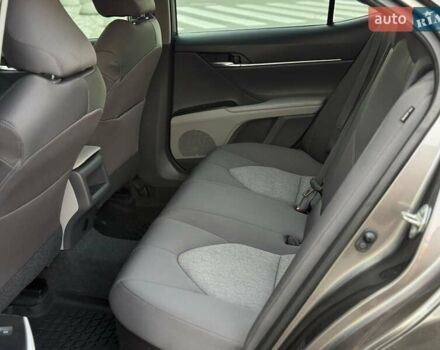 Серый Тойота Камри, объемом двигателя 2.49 л и пробегом 56 тыс. км за 23990 $, фото 9 на Automoto.ua