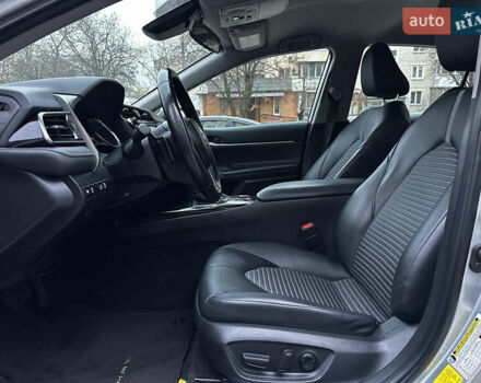 Серый Тойота Камри, объемом двигателя 2.49 л и пробегом 158 тыс. км за 25000 $, фото 10 на Automoto.ua