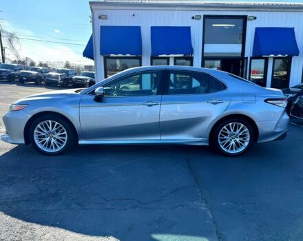 Серый Тойота Камри, объемом двигателя 2.5 л и пробегом 49 тыс. км за 14000 $, фото 2 на Automoto.ua