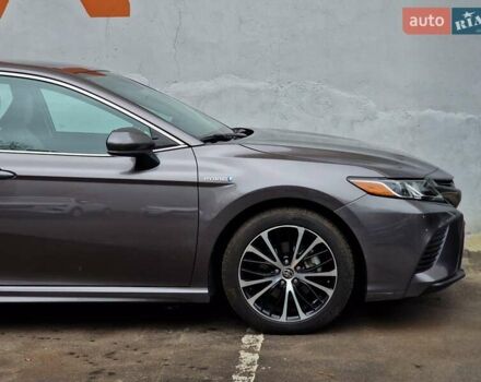 Тойота Камри 2020 в Одессе на Automoto.ua Серый Тойота Камри, объемом двигателя 2.49 л и пробегом 129 тыс. км за 27990 $, фото 19 на Automoto.ua
