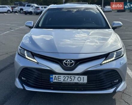 Серый Тойота Камри, объемом двигателя 2.49 л и пробегом 160 тыс. км за 21500 $, фото 2 на Automoto.ua
