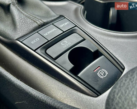 Тойота Камрі 2021 у Києві на Automoto.ua Сірий Тойота Камрі, об'ємом двигуна 2.49 л та пробігом 84 тис. км за 25900 $, фото 39 на Automoto.ua