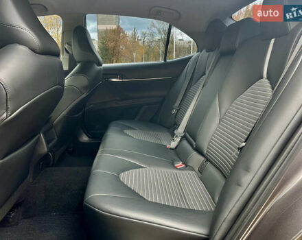 Тойота Камрі 2021 у Києві на Automoto.ua Сірий Тойота Камрі, об'ємом двигуна 2.49 л та пробігом 84 тис. км за 25900 $, фото 21 на Automoto.ua