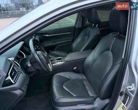 Серый Тойота Камри, объемом двигателя 2.49 л и пробегом 51 тыс. км за 29000 $, фото 9 на Automoto.ua