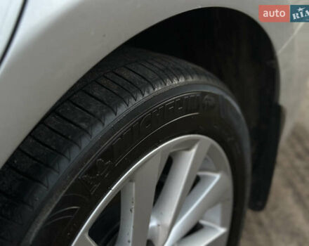 Серый Тойота Камри, объемом двигателя 2.49 л и пробегом 93 тыс. км за 18000 $, фото 17 на Automoto.ua