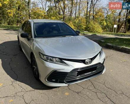 Тойота Камри 2021 в Киеве на Automoto.ua Серый Тойота Камри, объемом двигателя 2.49 л и пробегом 78 тыс. км за 25500 $, фото 2 на Automoto.ua