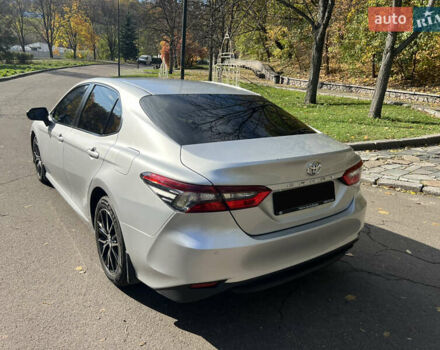 Тойота Камри 2021 в Киеве на Automoto.ua Серый Тойота Камри, объемом двигателя 2.49 л и пробегом 78 тыс. км за 25500 $, фото 8 на Automoto.ua