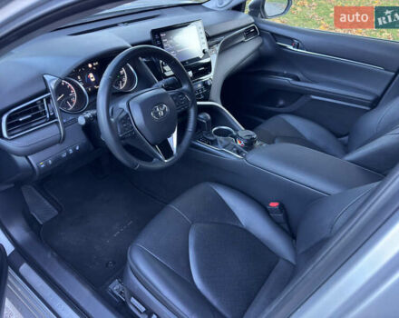 Тойота Камри 2021 в Днепре (Днепропетровске) на Automoto.ua Серый Тойота Камри, объемом двигателя 2.49 л и пробегом 78 тыс. км за 28999 $, фото 27 на Automoto.ua