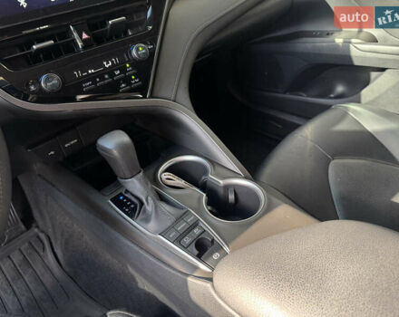 Тойота Камри 2021 в Киеве на Automoto.ua Серый Тойота Камри, объемом двигателя 2.49 л и пробегом 117 тыс. км за 24500 $, фото 14 на Automoto.ua