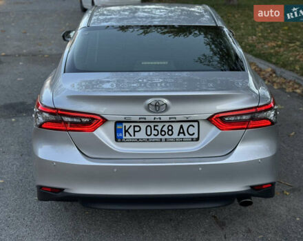 Тойота Камри 2021 в Днепре (Днепропетровске) на Automoto.ua Серый Тойота Камри, объемом двигателя 2.49 л и пробегом 78 тыс. км за 28999 $, фото 3 на Automoto.ua