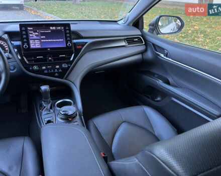 Тойота Камри 2021 в Днепре (Днепропетровске) на Automoto.ua Серый Тойота Камри, объемом двигателя 2.49 л и пробегом 78 тыс. км за 28999 $, фото 30 на Automoto.ua