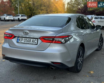 Тойота Камри 2021 в Днепре (Днепропетровске) на Automoto.ua Серый Тойота Камри, объемом двигателя 2.49 л и пробегом 78 тыс. км за 28999 $, фото 8 на Automoto.ua