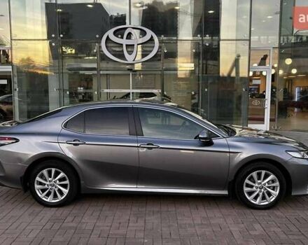 Сірий Тойота Камрі, об'ємом двигуна 2.49 л та пробігом 32 тис. км за 35097 $, фото 15 на Automoto.ua
