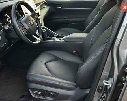 Сірий Тойота Камрі, об'ємом двигуна 2.49 л та пробігом 32 тис. км за 35097 $, фото 11 на Automoto.ua