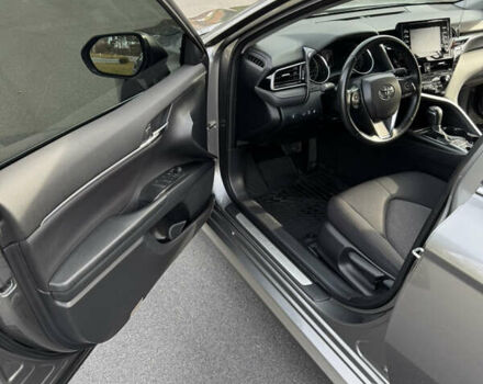 Серый Тойота Камри, объемом двигателя 2.5 л и пробегом 133 тыс. км за 25555 $, фото 26 на Automoto.ua