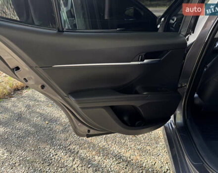 Тойота Камри 2021 в Киеве на Automoto.ua Серый Тойота Камри, объемом двигателя 2.49 л и пробегом 117 тыс. км за 24500 $, фото 15 на Automoto.ua